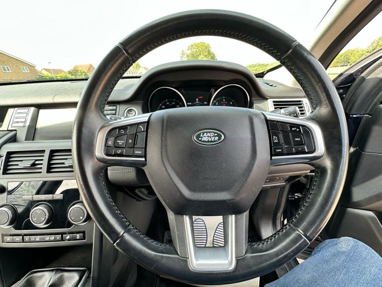 2017 Land Rover Discovery Sport 2.0 TD4 Pure Edition 4WD Euro 6 (s/s) 5dr (5 Seat) ESTATE Diesel ...
