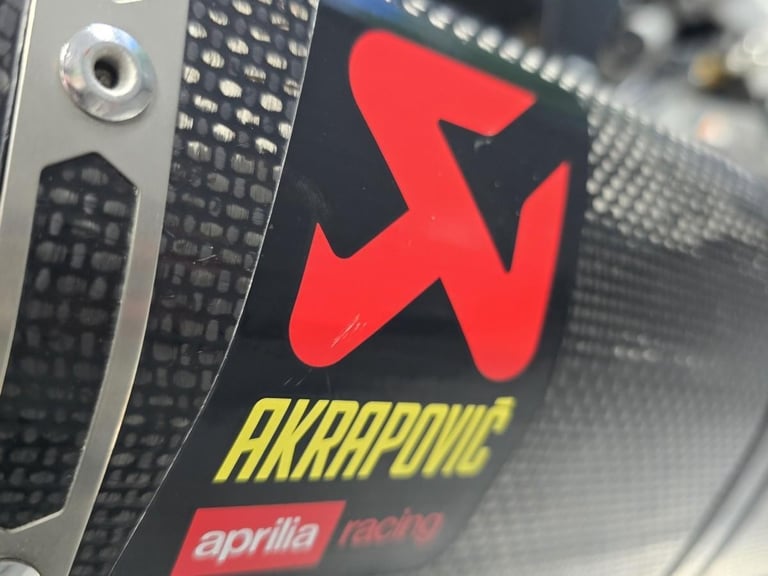 APRILIA TUONO V4 1100 FACTORY