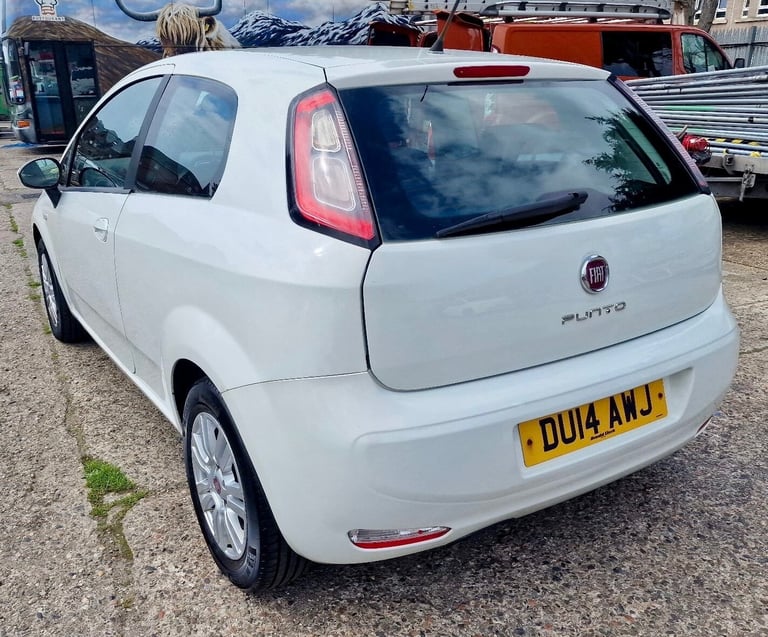 2014 Fiat Punto 1.2 Easy 3dr HATCHBACK Petrol Manual
