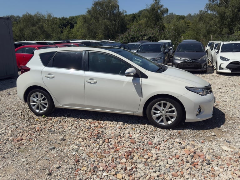 2025 Toyota Auris PETROL AUTOMATIC 1,5L Hatchback HYBRID ELECTRIC Manual