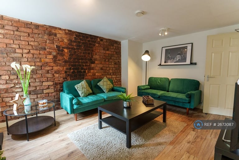 6 bedroom house in Empress Road, Kensington, Liverpool, L7 (6 bed) (#2673087)