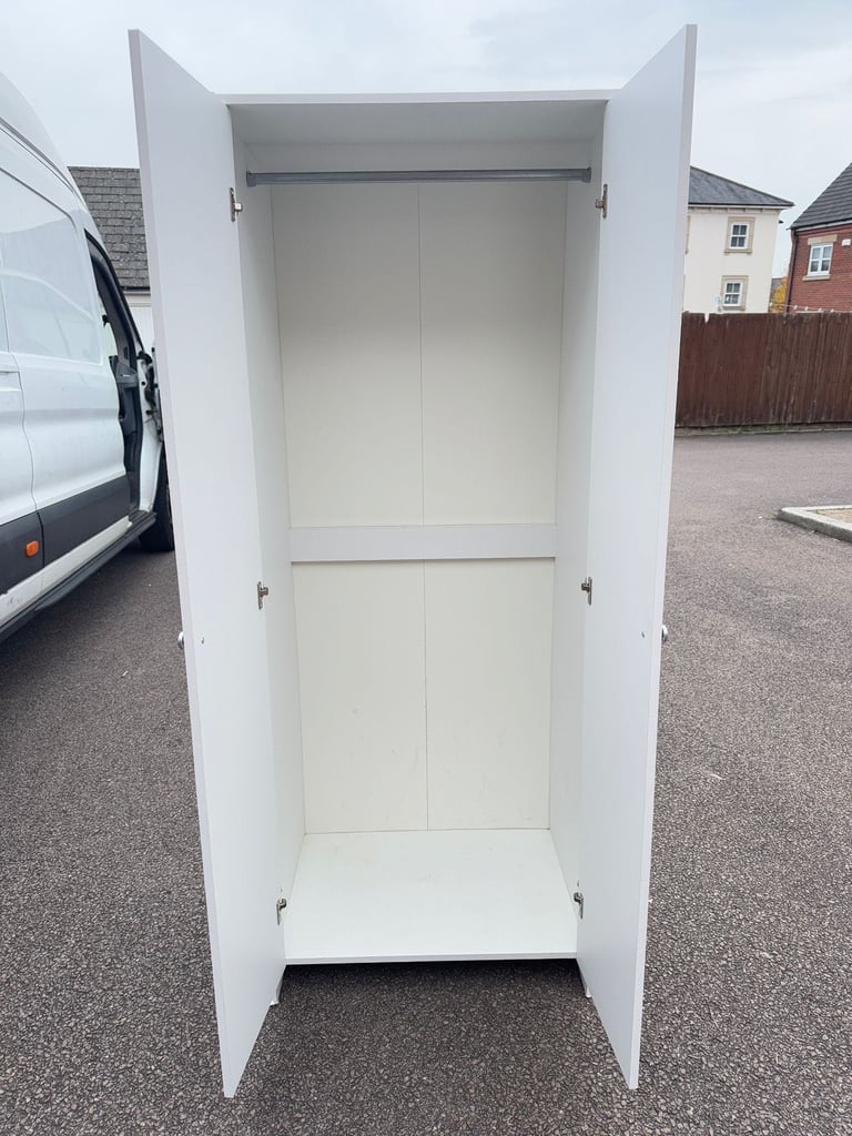 Wardrobe for £95(we can deliver)