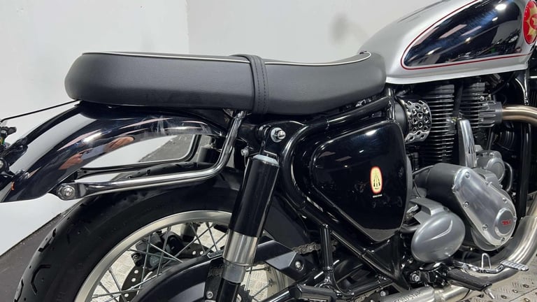 BSA Gold Star 650 2024 only 324 miles retro bike with a twist 650cc single