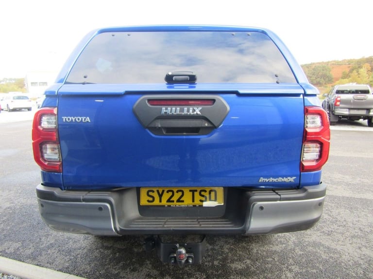 2022 Toyota Hilux 2.8 D-4D Invincible X Pickup Double Cab 4dr Diesel Manual 4WD Euro 6 (s/s)  PIC...