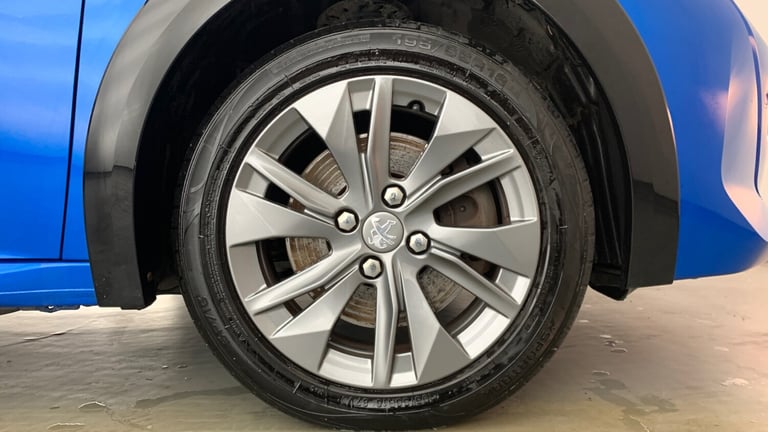 2020 Peugeot 208 50kWh Allure Hatchback 5dr Electric Auto (136 ps) Hatchback Electric Automatic