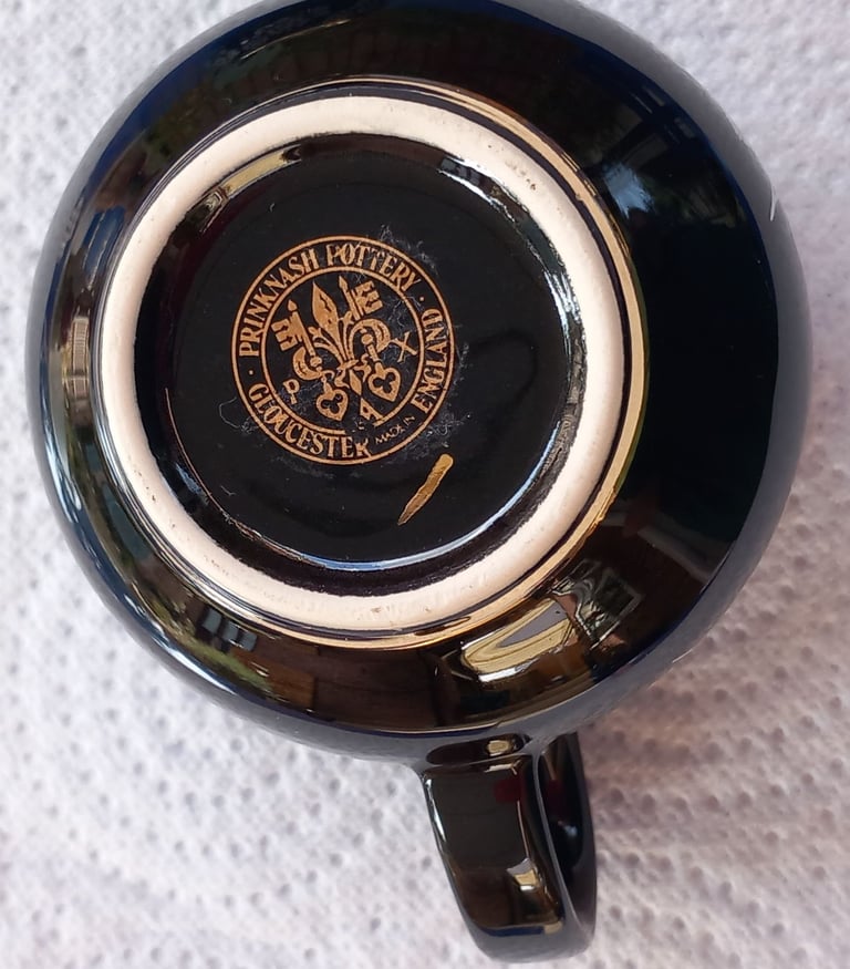 Prinkash Pottery Creamer & Sugar bowl, black with white flower pattern, gold inside and rims