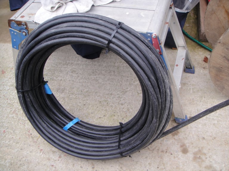 10MM ARMOURD ELECTRIC CABLE ( 49 MTRS) 3 CORE.