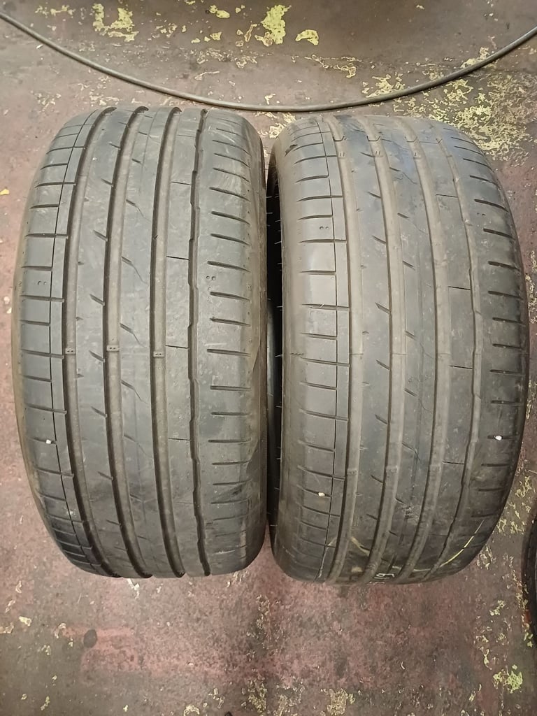 2x 255 45 19 Hankook Tesla Only Tyres