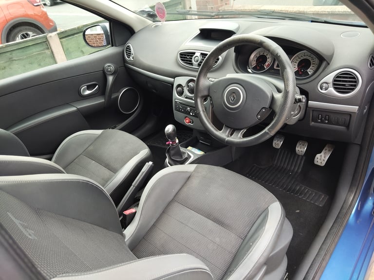 Renault, CLIO, Hatchback, 2009, Manual, 1598 (cc), 3 doors