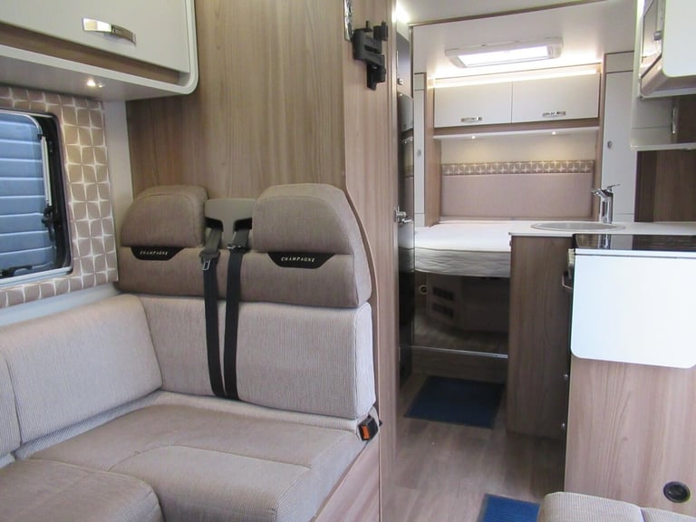 2017 Swift Champagne 694