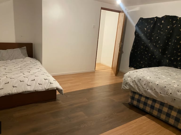 large Room to let -  Eccles M30