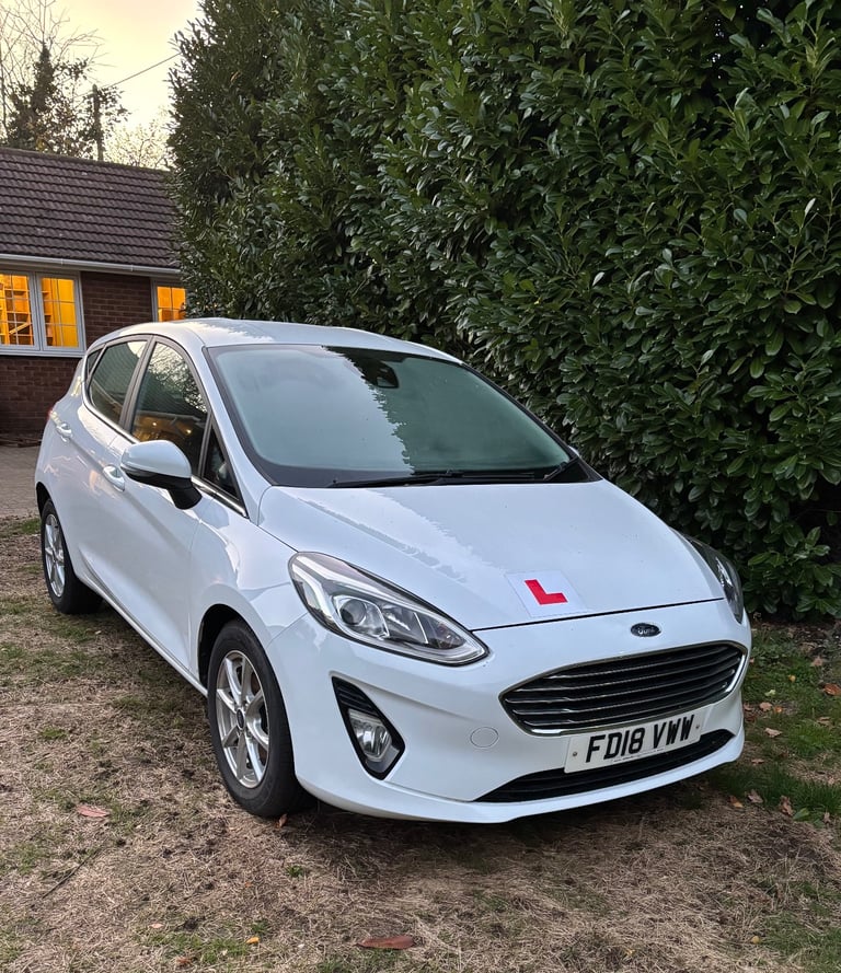 Ford, FIESTA, Zetec Tdci, FSH 2018, Manual, 1498 (cc), 5 doors
