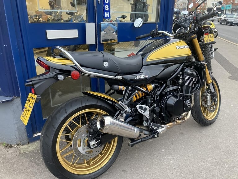 KAWASAKI Z900 RS SE - LOW MILES - MAIN STAND - COWL - GRAB RAIL - RAD GUARD 
