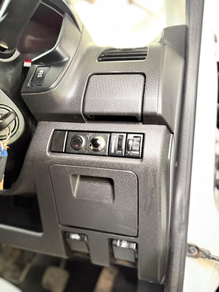 ISUZU D-MAX ISUZU 2.5 TD MANUAL MONSTER 5 2014