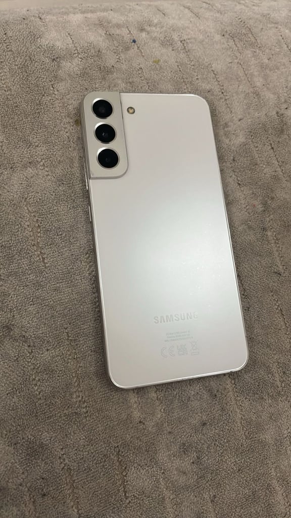 Samsung Galaxy S22 plus 5g 128gb £220 256gb £250 unlocked with warranty
