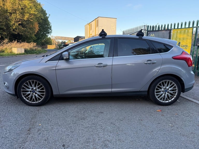 2011 Ford Focus 1.6 125 Zetec 5dr HATCHBACK PETROL Manual
