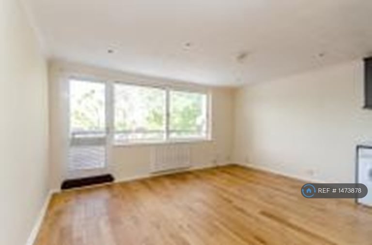 4 bedroom flat in Stoughton Close, London, SW15 (4 bed) (#1473878)