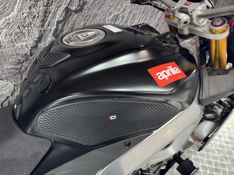 APRILIA TUONO 1000 V4 R APRC 2011