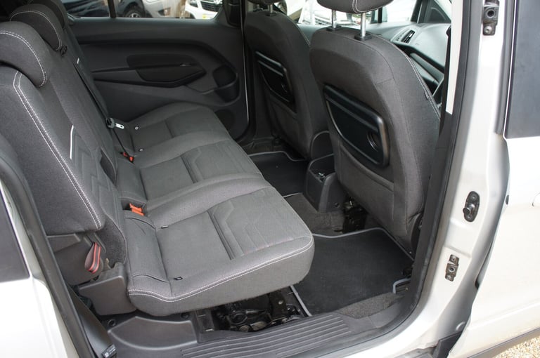 2015 Ford Grand Tourneo Connect 1.5 TDCi 120 Titanium 5dr Powershift MPV Diesel Automatic