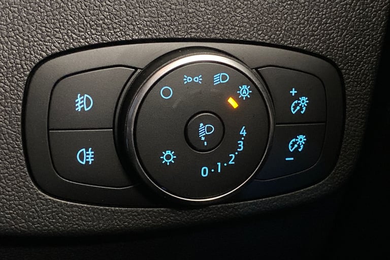 2025 Ford Focus 744494 Hatchback Petrol Manual