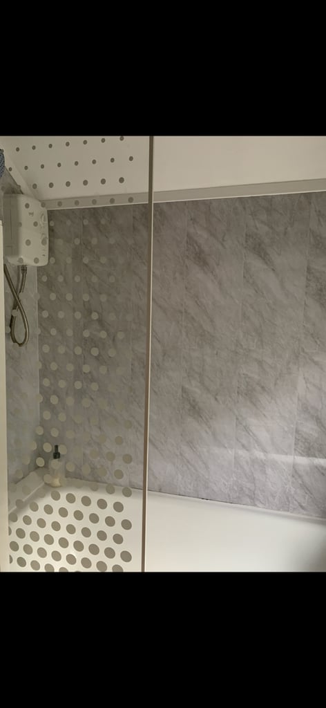 Large bedroom to let in newly refurbished house.