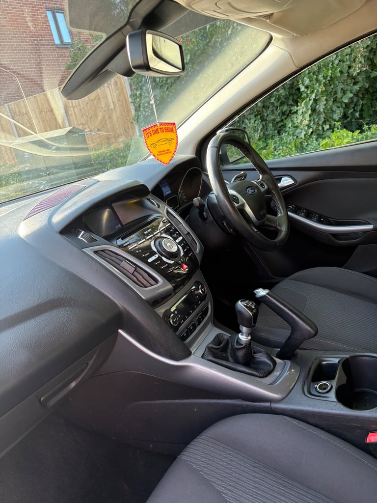 Ford, FOCUS, Estate, 2014, Manual, 1596 (cc), 5 doors