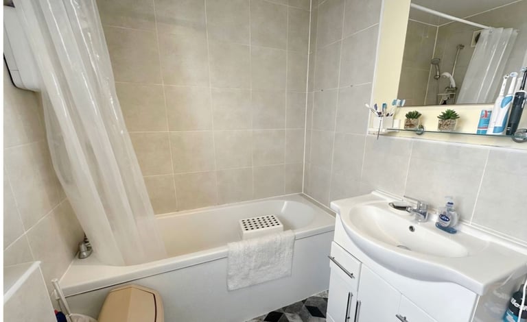 Spacious 3-Bed Semi-Detached Home to rent with Garden in Attleborough, Nuneaton