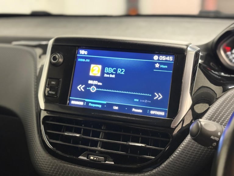 2017 Peugeot 208 1.2 Puretech Allure PETROL/MANUAL/5-DR