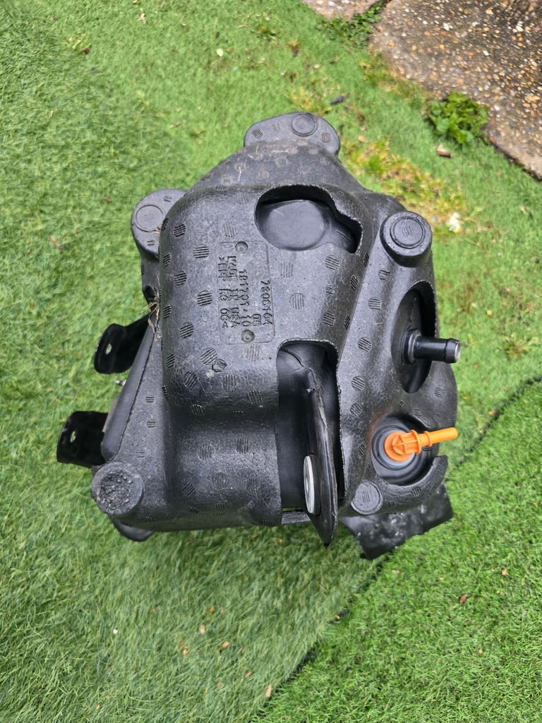 BMW X5 X6 F15 F16 ADBLUE FUEL TANK SCR CONTAINER ACTIVE SENSOR Breaking Parts 