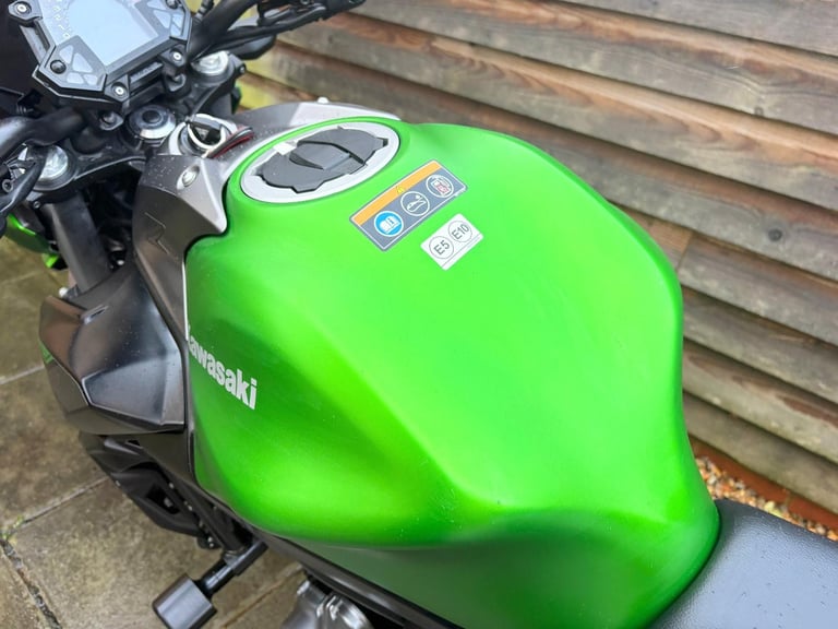 2019 / 69 Kawasaki Z650ABS £4500 Green 3291 miles. 