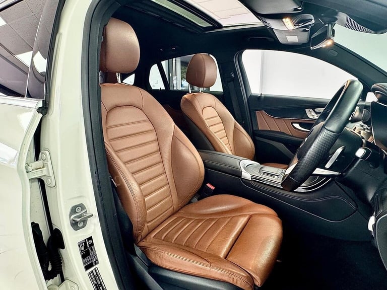 MERCEDES-BENZ GLC 2.0 GLC300d AMG Line (Premium Plus) Coupe G-Tronic+ 4MATIC