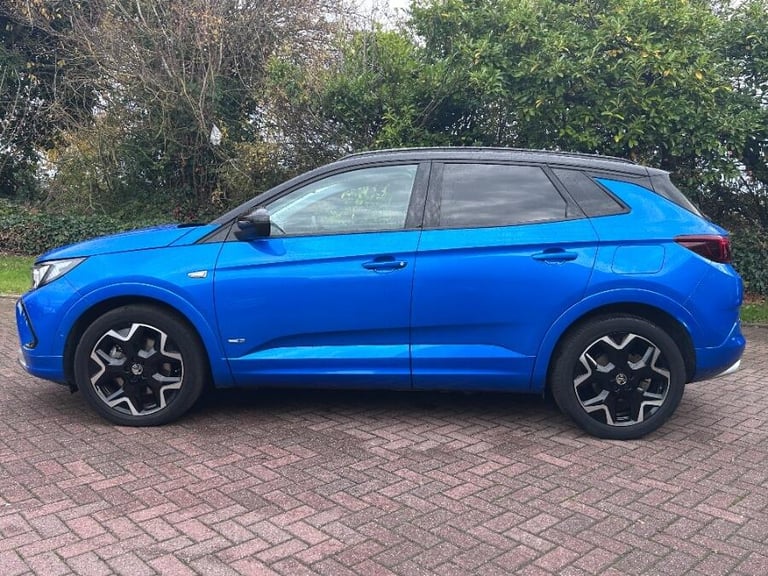 2023 Vauxhall Crossland X 1.6 14.2kwh Ultimate Suv 5dr Petrol Plug In Hybrid Auto Euro 6 (s/s) (2...