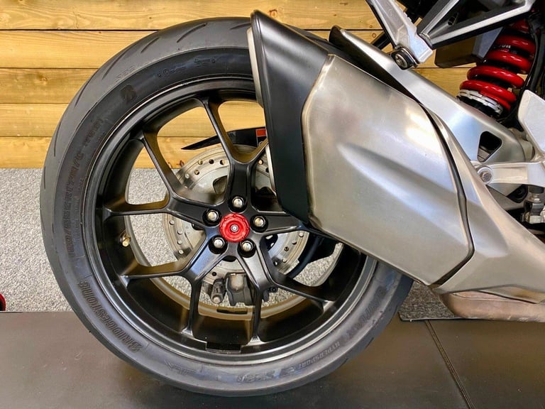 2018 HONDA CB1000R+ NEO SPORT CAFE, ONLY 13302 MILES, FSH, BIG SPEC and MINT! 