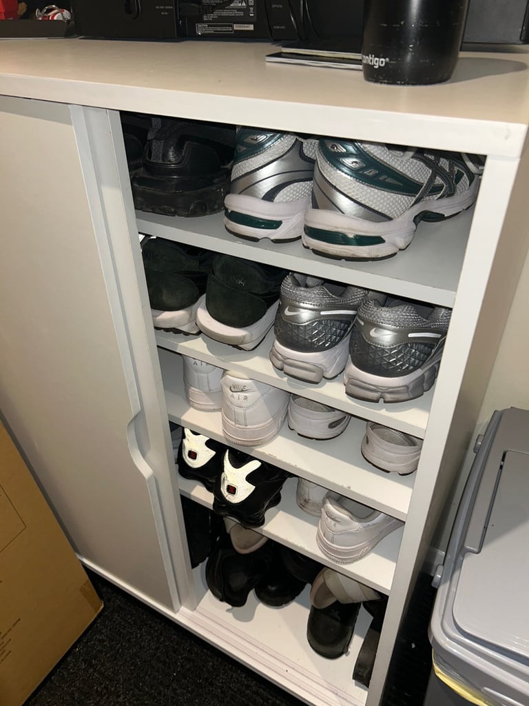 Shoe storage cupboard 