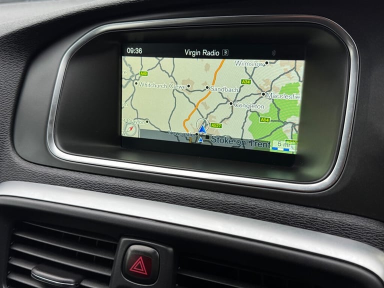 2016 Volvo V40 2.0 D2 Momentum Nav Plus Hatchback 5dr Diesel Manual Euro 6 (s/s) (120 ps) Hatchba...