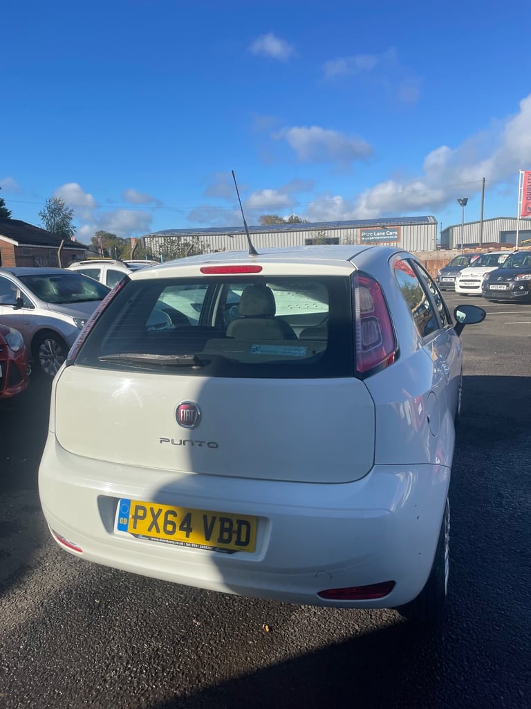 2014 Fiat Punto 1.2 Pop 5dr [Start Stop] HATCHBACK Petrol Manual