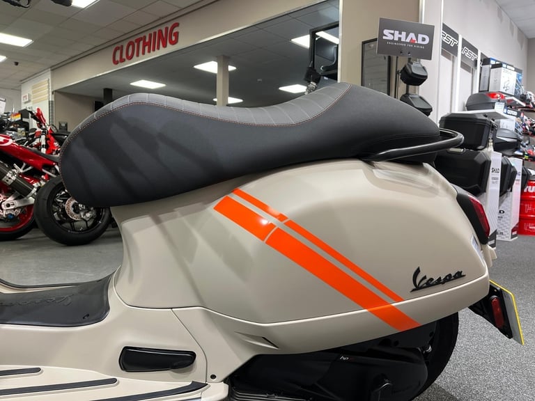 Piaggio Vespa GT GTV 300 scooter, 2024