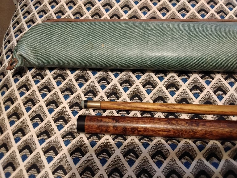 Pro snooker cues & cases,no dispatch viewing welcome Gateshead, 