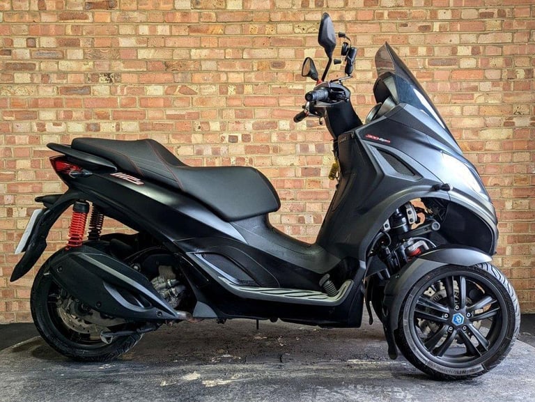 PIAGGIO MP3 300 HPE SPORT. 2020. FSH. 4K MILES. CAR LICENSE. ALL WEATHER  SKIRT | in Maidstone, Kent | Gumtree