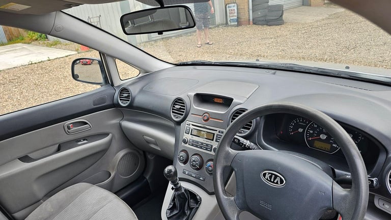 KIA CARENS 1.6 S 2009