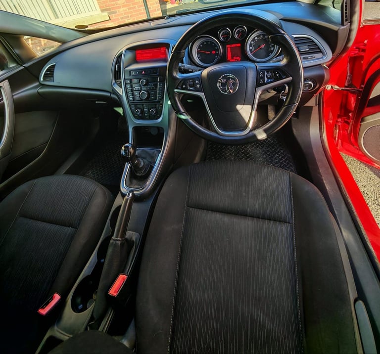 Vauxhall, ASTRA GTC, Hatchback, 2014, Manual, 1364 (cc), 3 doors