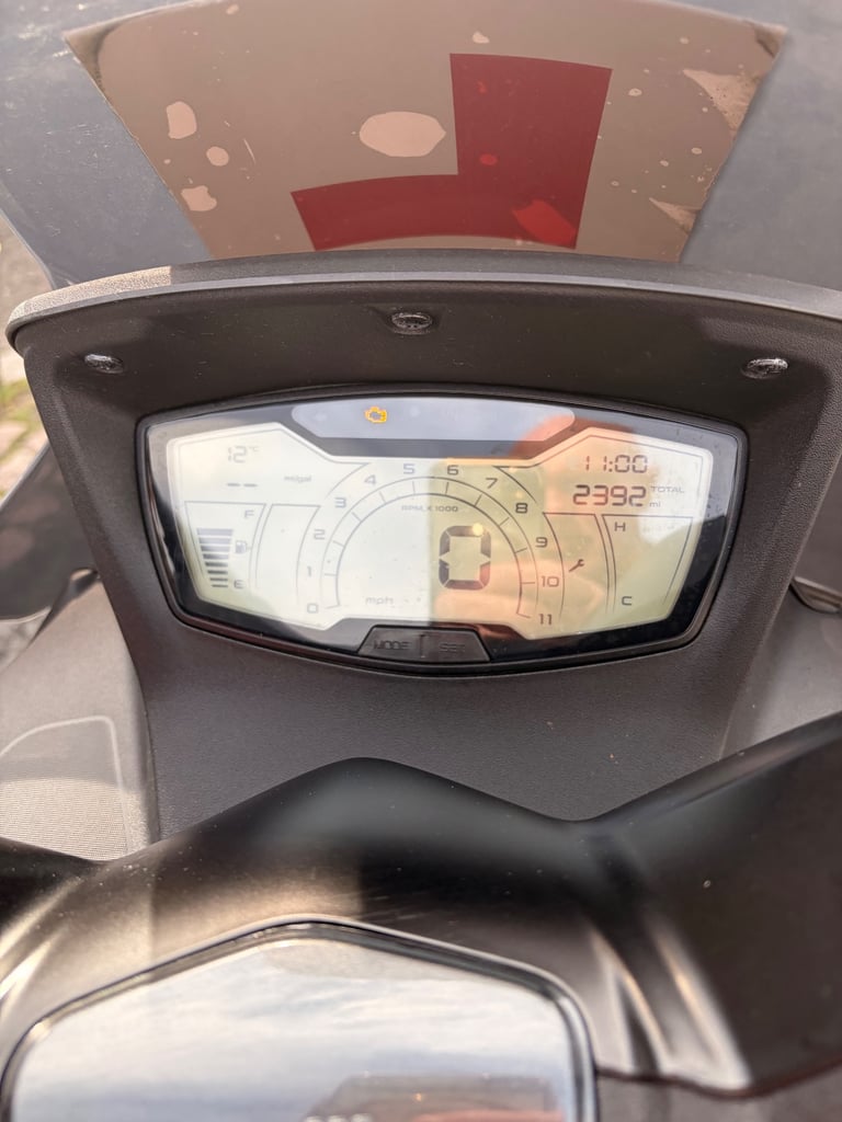 Aprilia, SXR, 2024, 49 (cc) 2400 miles 
