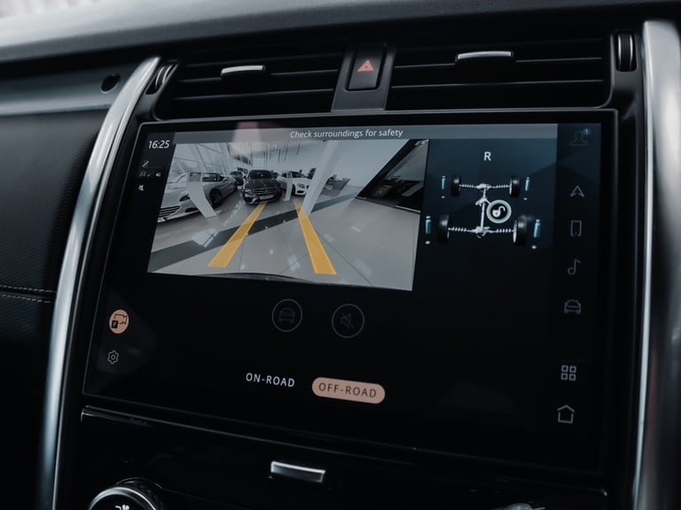 2021 Land Rover Discovery 3.0 D300 R-Dynamic HSE 5dr Auto Station Wagon Diesel Automatic