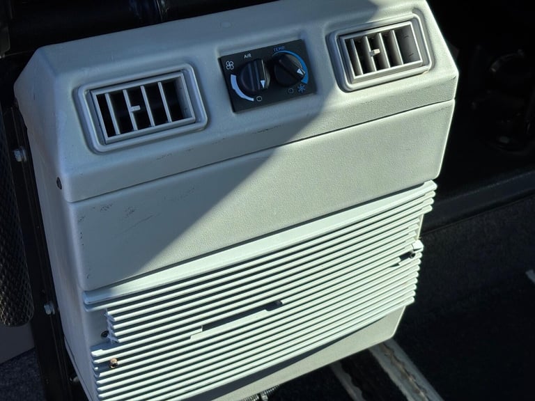 RENAULT MASTER WAV WHEELCHAIR ACCESSIBLE VEHICLE 2.3 FWD SL28 dCi 110 Business