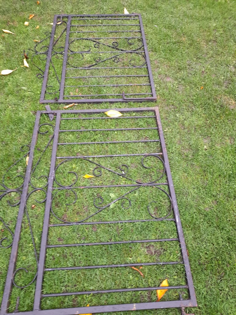 Metal  gates 