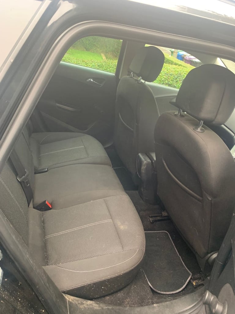 2014 Astra Estate Spare or Repair £750 ono