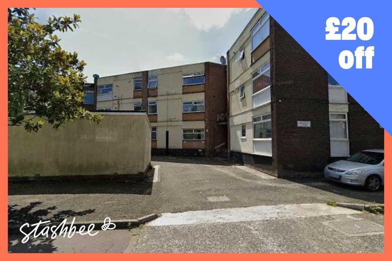 Garage to rent in Manchester (M8) | Stashbee