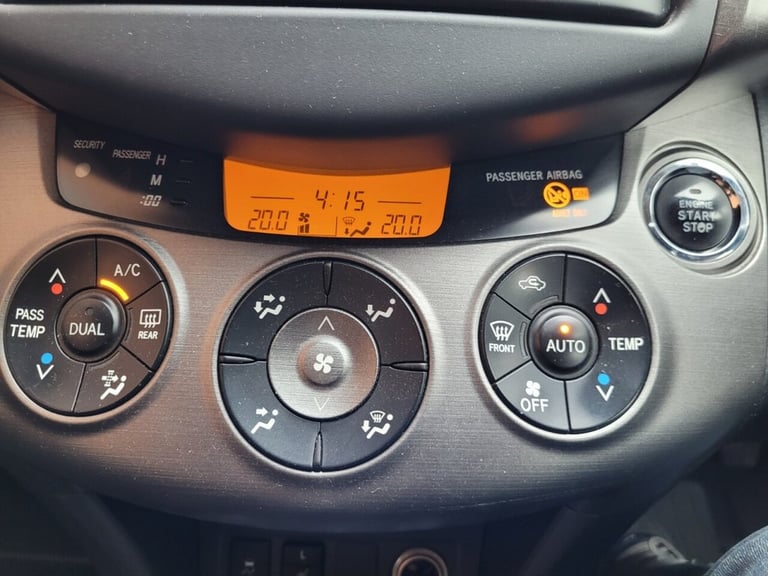 2012 Toyota RAV4 2.2 D-4D XT-R 5dr ESTATE DIESEL Manual