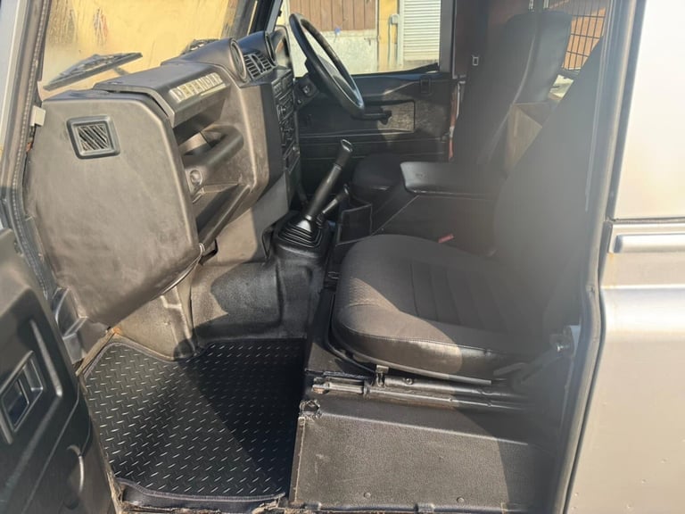 2008 Land Rover Defender 90 2.4 TDCi County Hard Top SUV 4WD SWB Euro 4 3dr PANEL VAN Diesel Manual