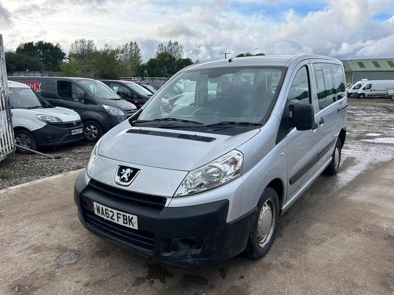 image for 2012 Peugeot Expert Tepee Expert Tepee Comfort HDI Minibus DIESEL Manual